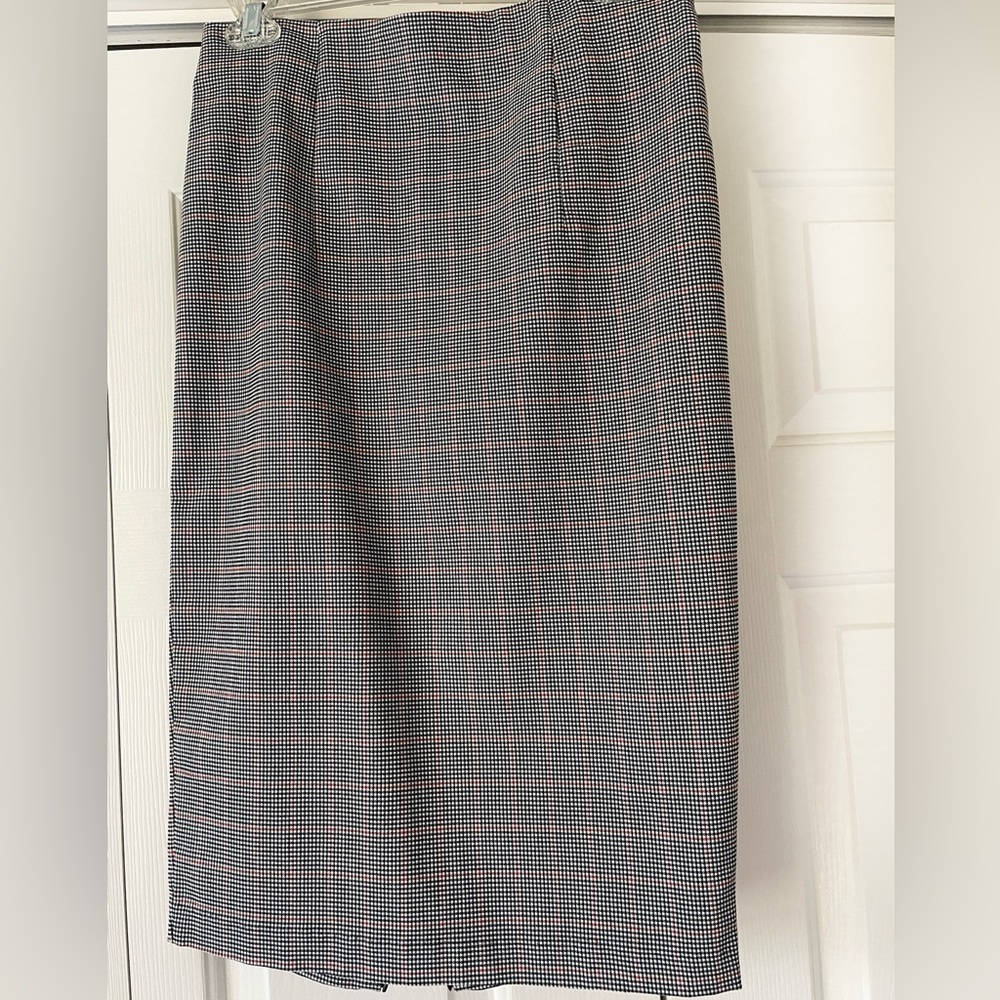🏁Plaid Skirt ( Zipper up the entire Back)
